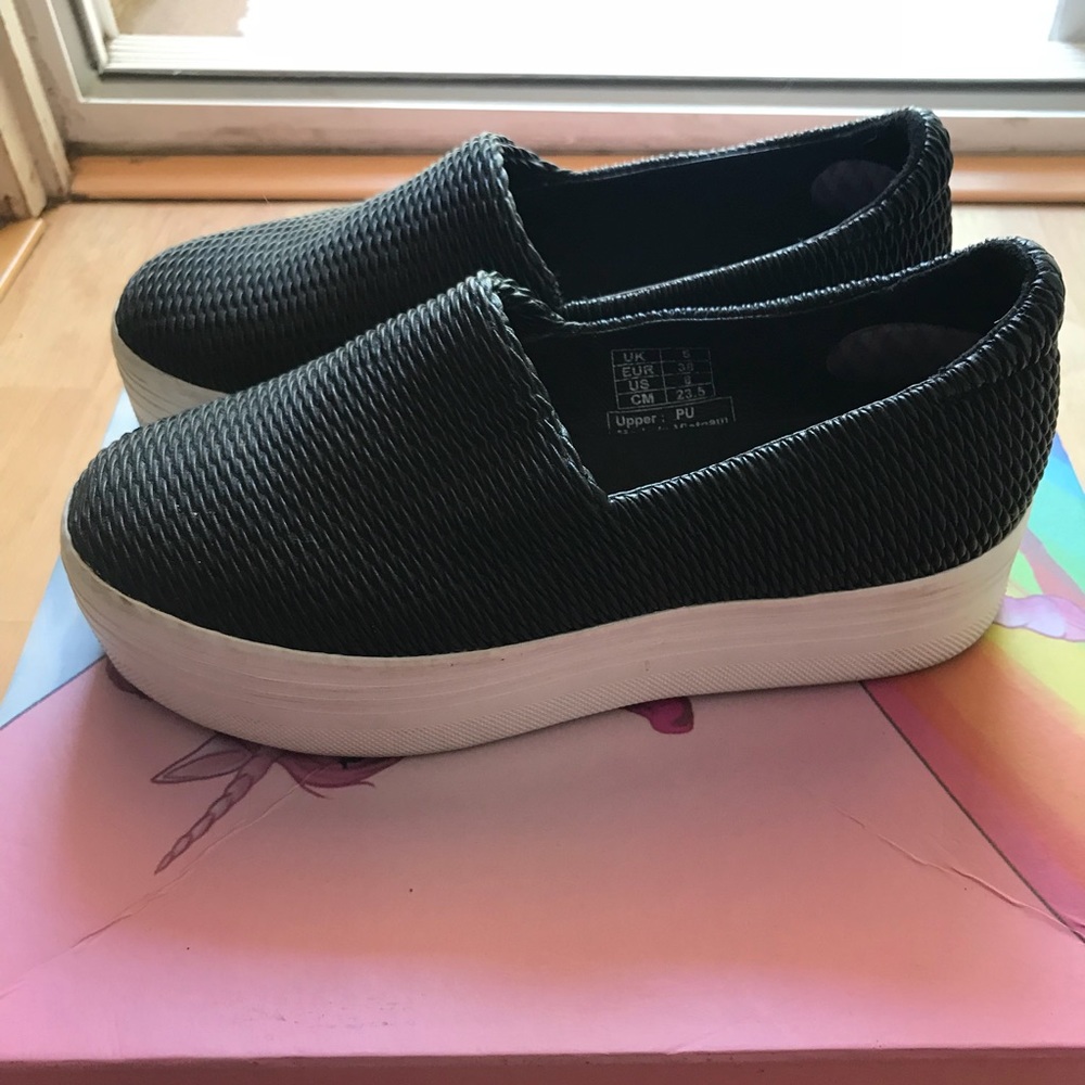 JC Play Platform Slip-On Sneakers (Women’s 8)